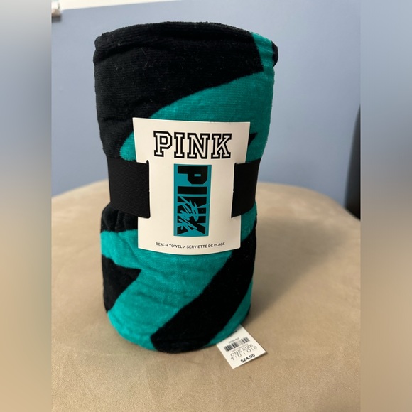 NWT PINK towel - Picture 2 of 2